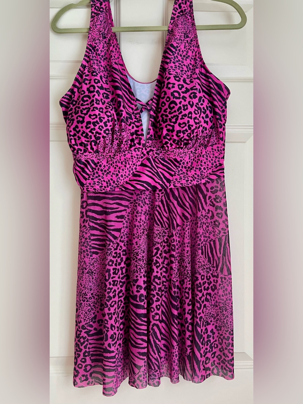 SHEIN Hot Pink and Black Animal Print Bikini Top 3x (fits like 1x)